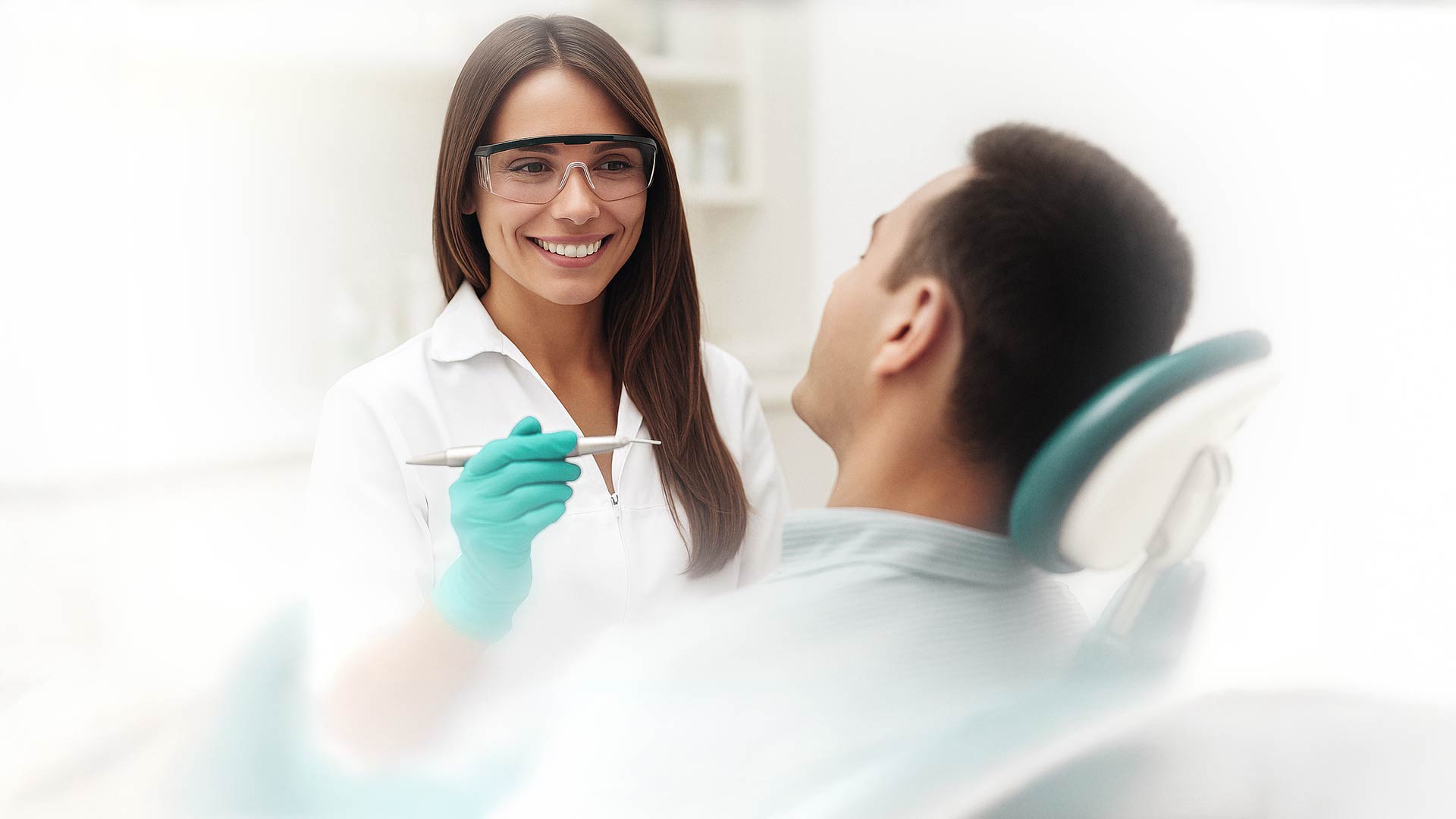 רופא שיניים בנתניה המספק טיפולי שיניים אסתטיים